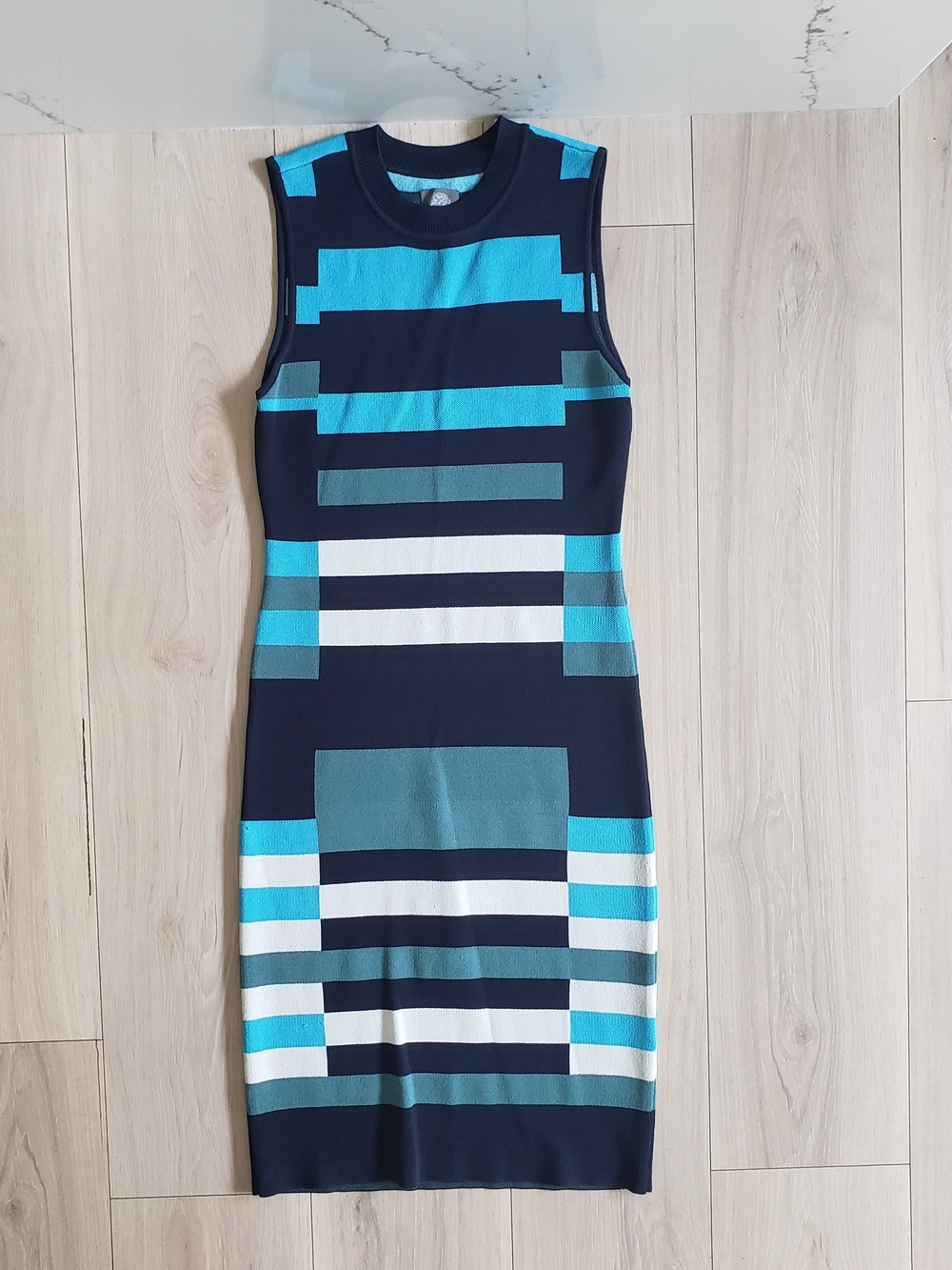 Vince Camuto Navy, Teal & White Geometric Midi Dress